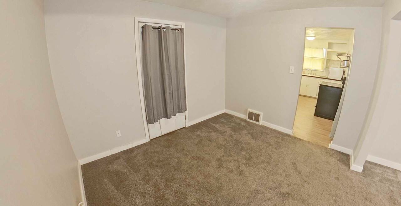 404 South 18th Street - Photo 5 of 15