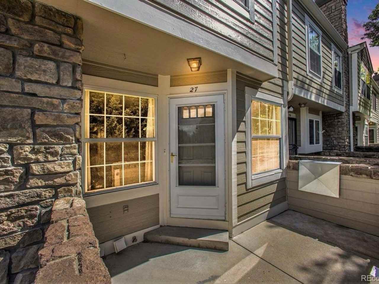 329 W Jamison Cir - Photo 2 of 21