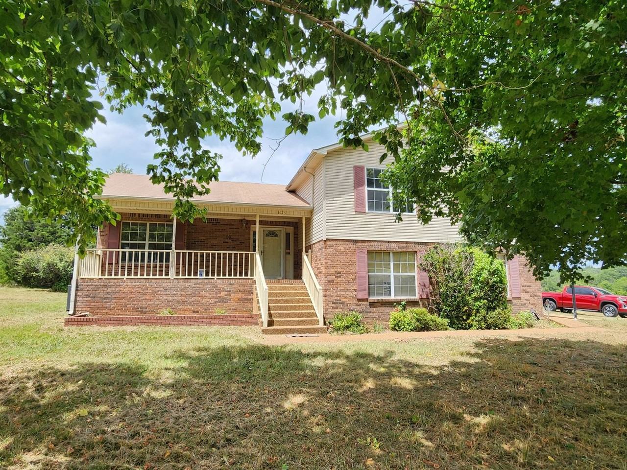 1653 Bear Creek Pike - Photo 2 of 22