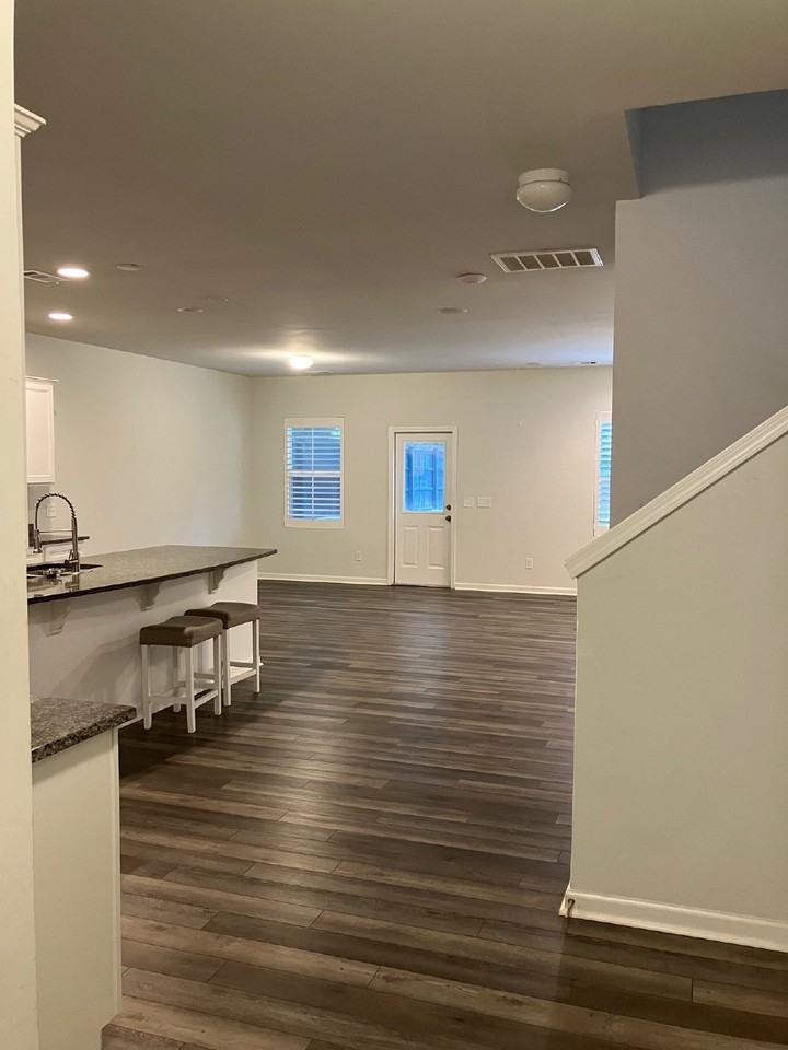 22 Kiawah Dr - Photo 3 of 19