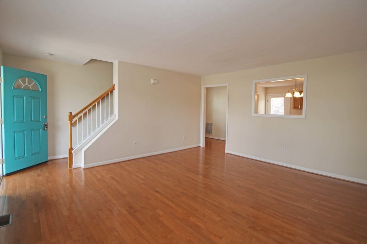 1260 Old Richmond Cir - Photo 4 of 32