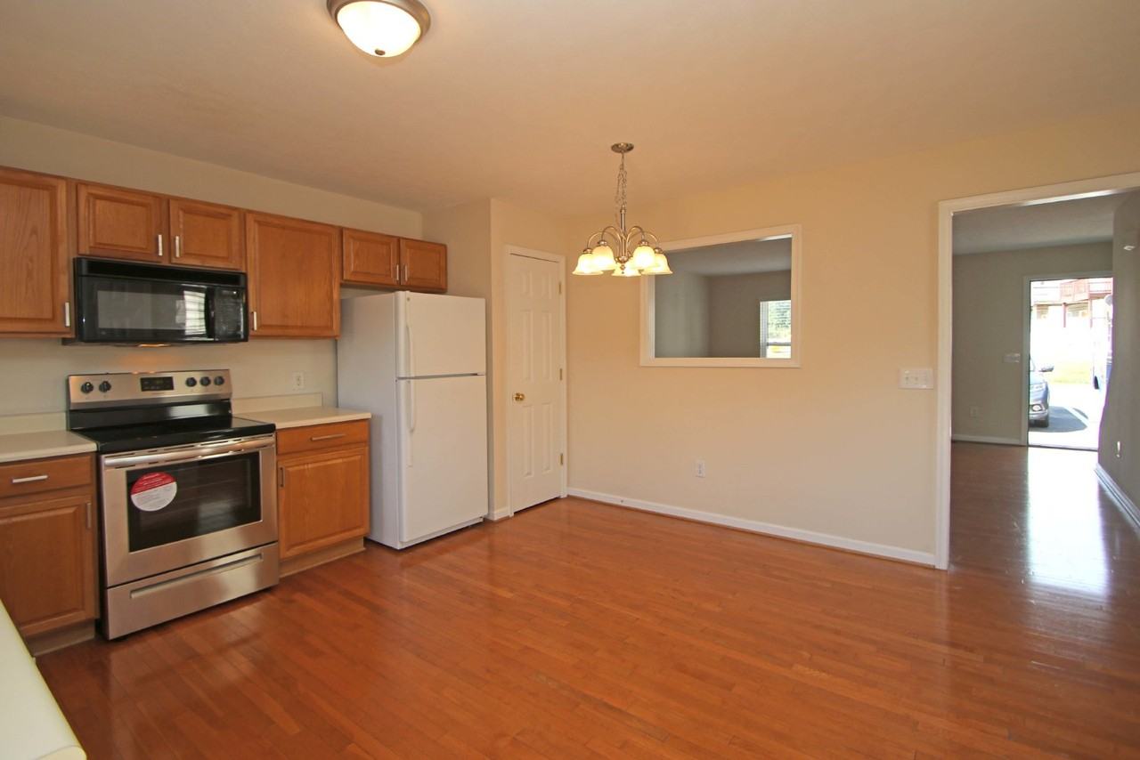 1260 Old Richmond Cir - Photo 5 of 32