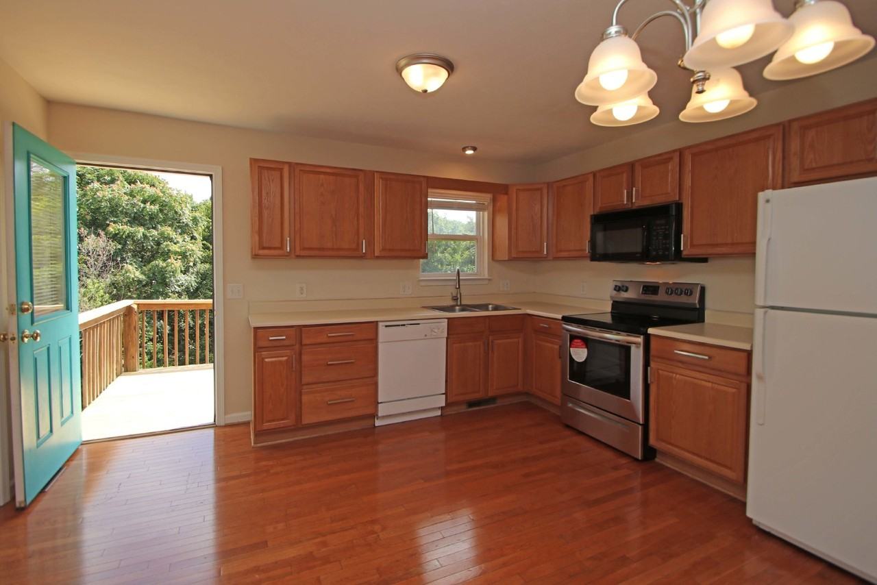 1260 Old Richmond Cir - Photo 7 of 32