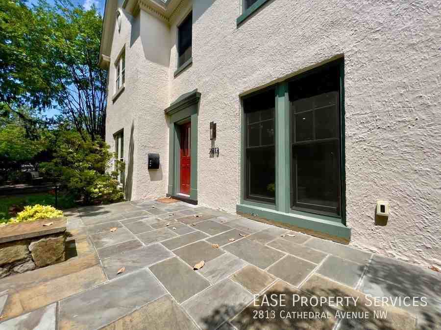 2813 Cathedral Ave Nw - Photo 2 of 35