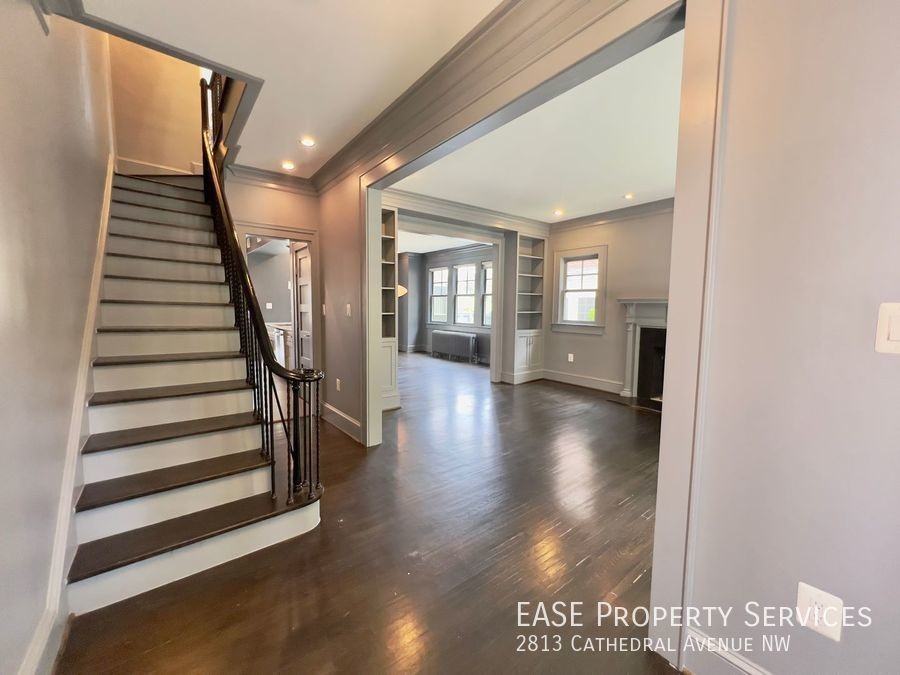 2813 Cathedral Ave Nw - Photo 3 of 35