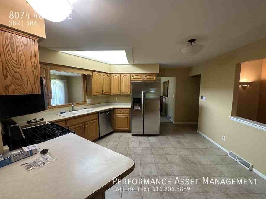 8074 48th Ave - Photo 2 of 21