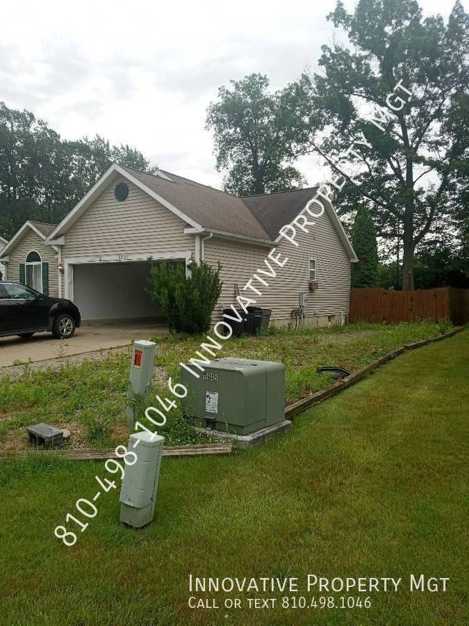 6035 Sipes Ln - Photo 2 of 43