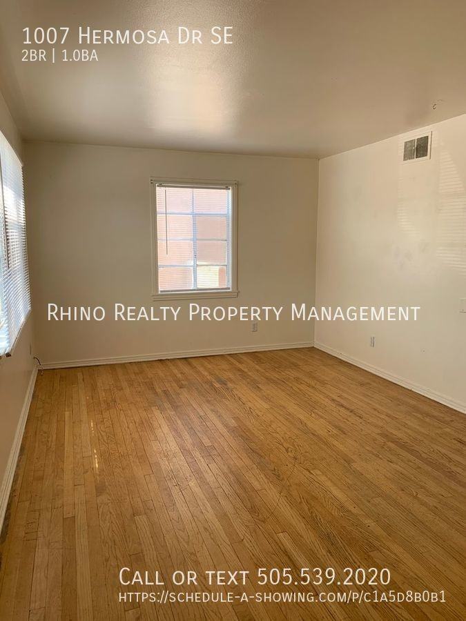 1007 Hermosa Dr Se - Photo 2 of 15