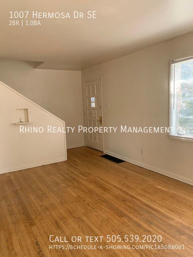 1007 Hermosa Dr Se - Photo 3 of 15