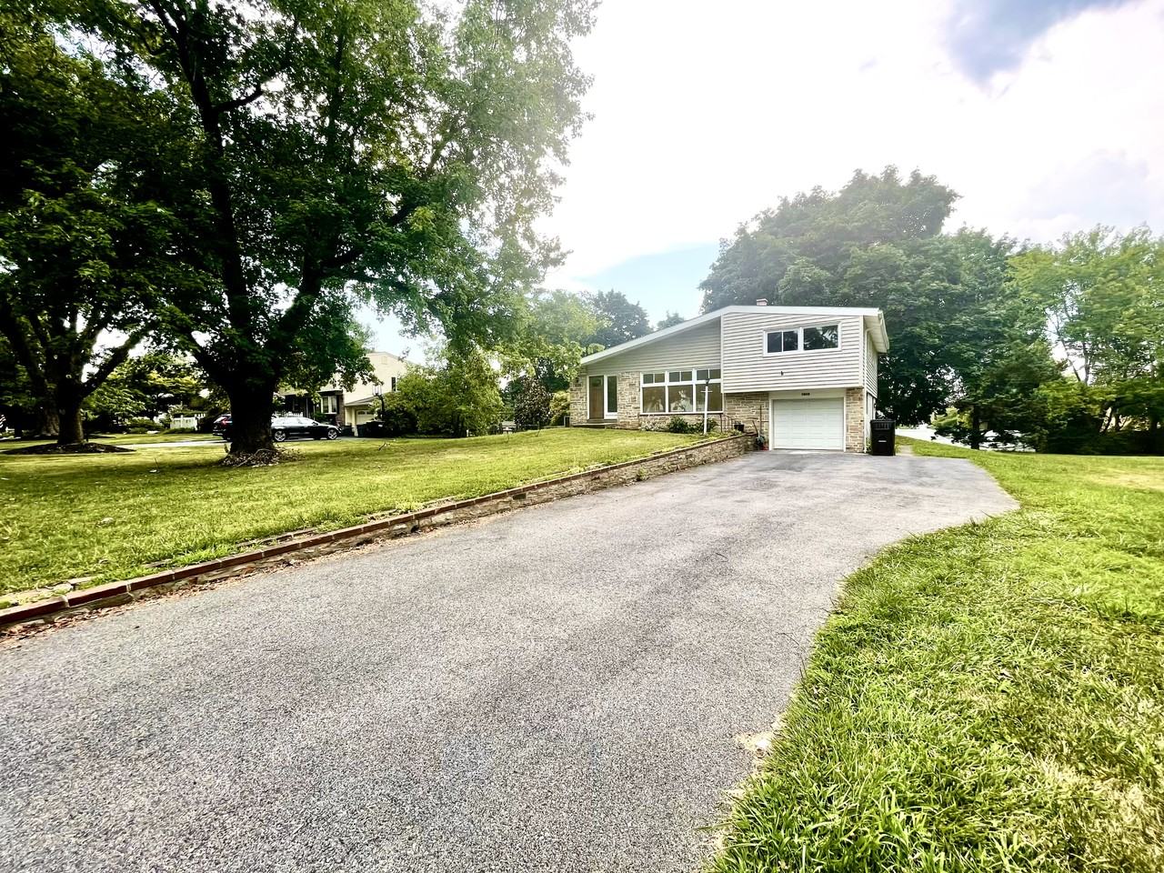 1618 Thayer Dr #NA - Photo 2 of 19