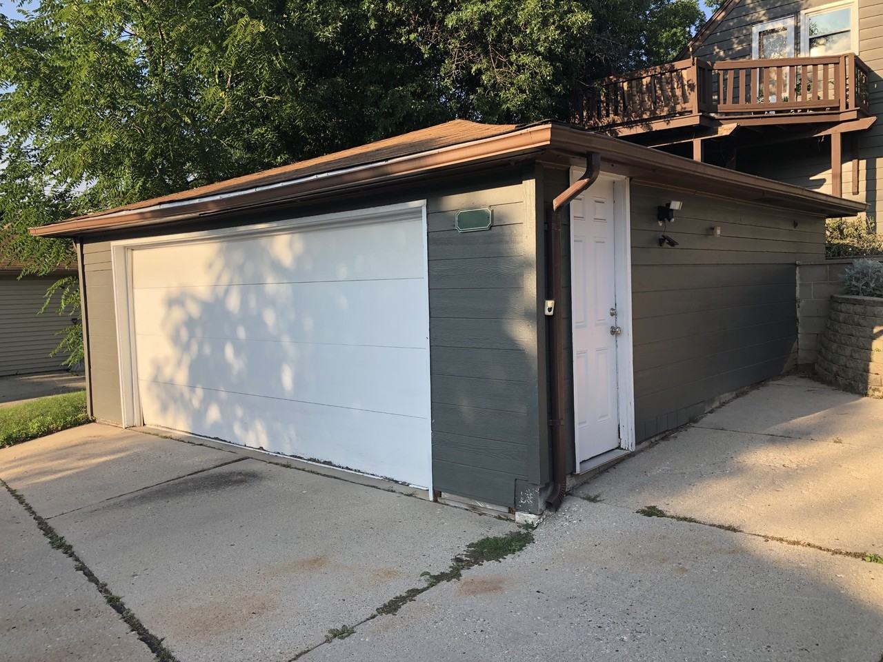 3541 S Chase Ave - Photo 2 of 13