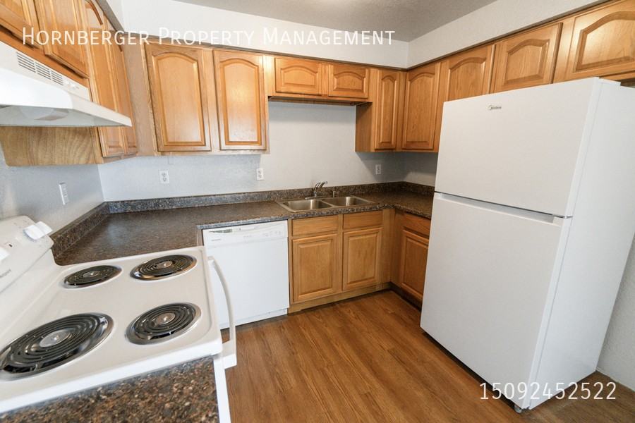 2944 N Crestline St #2944 - Photo 2 of 10