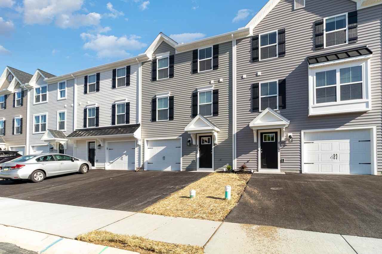 8160 Lenker Dr - Photo 3 of 29