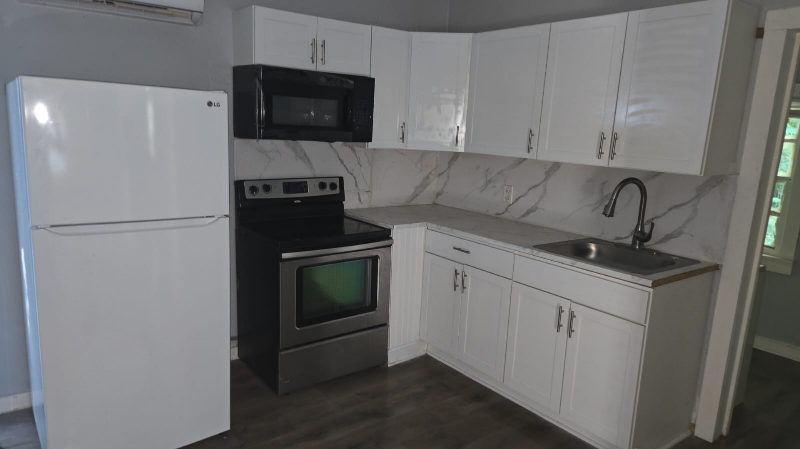 122 Hillside Dr - Photo 2 of 7