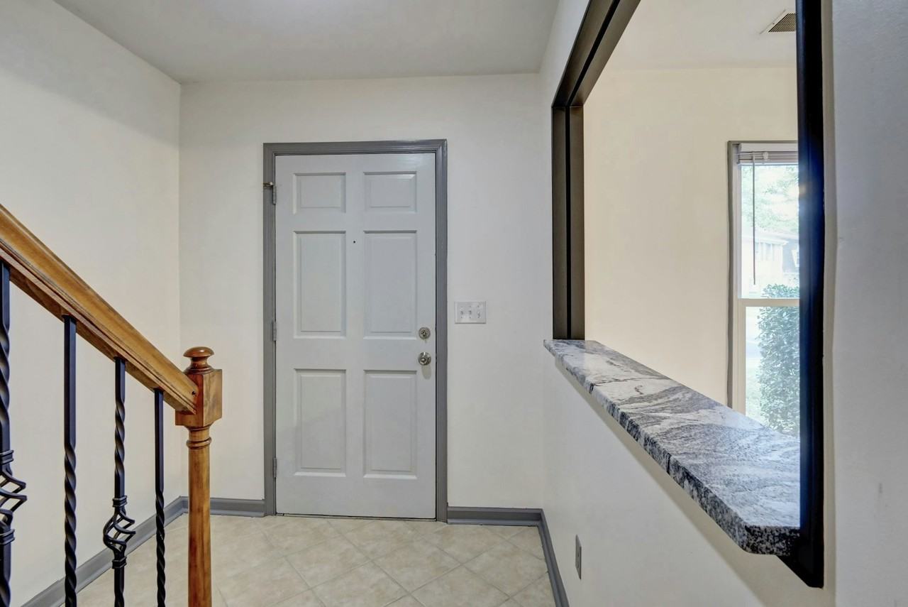 4904 Seabrook Court - Photo 2 of 12