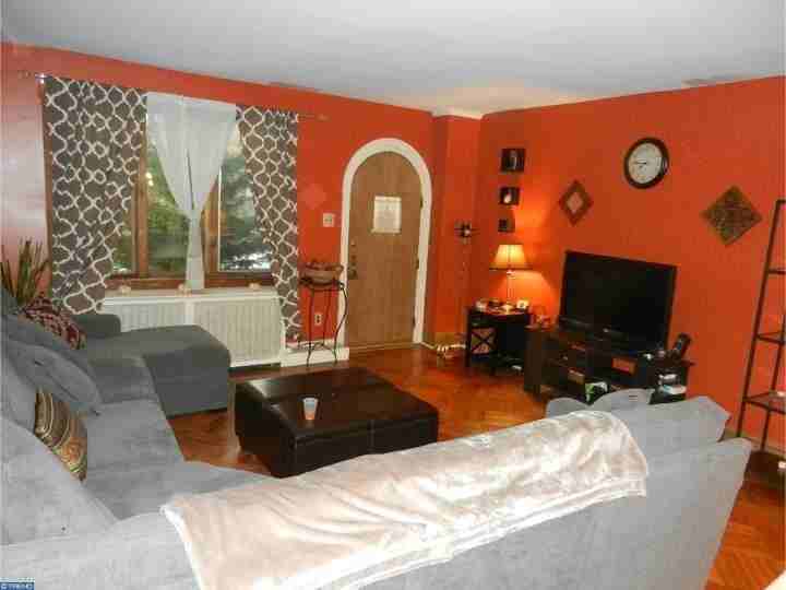 5324 Sherwood Terrace - Photo 3 of 13