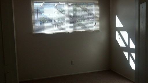 435 S 21st St - Photo 3 of 5