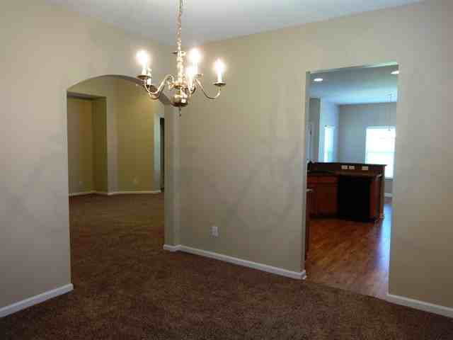 114 Mayfield Dr - Photo 3 of 19