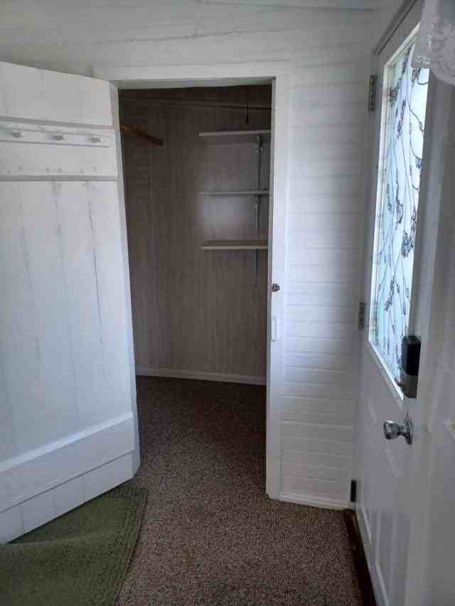 406 S 32nd St - Photo 2 of 10