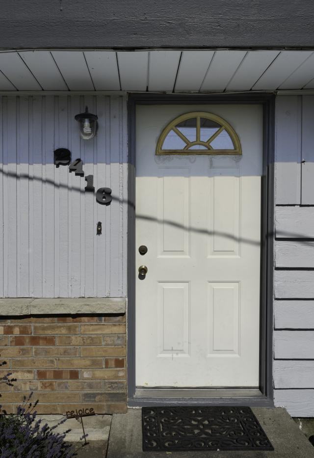 2416 Dayton Ave Ne - Photo 3 of 20