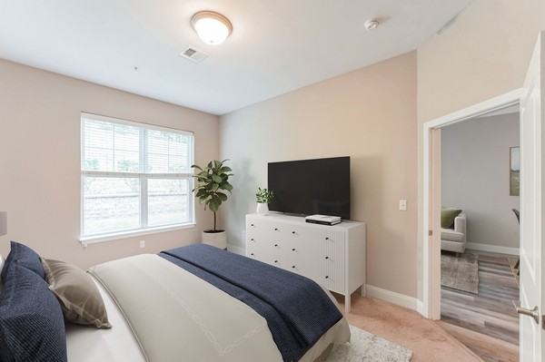 Highcroft Apartments - Photo 7 of 32