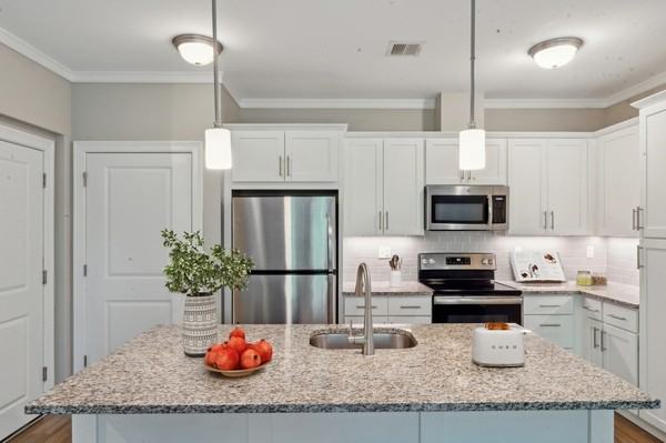 Highcroft Apartments - Photo 6 of 32