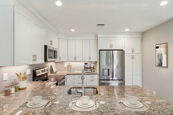 Highcroft Apartments - Photo 6 of 27