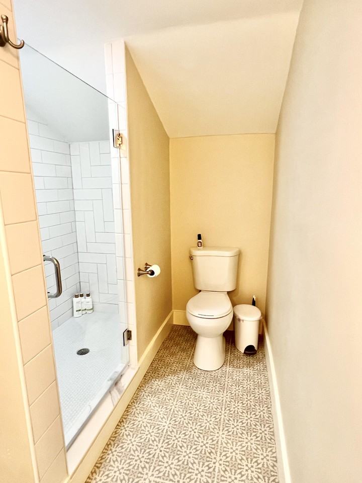 S Ridgewood Ave - Photo 4 of 28