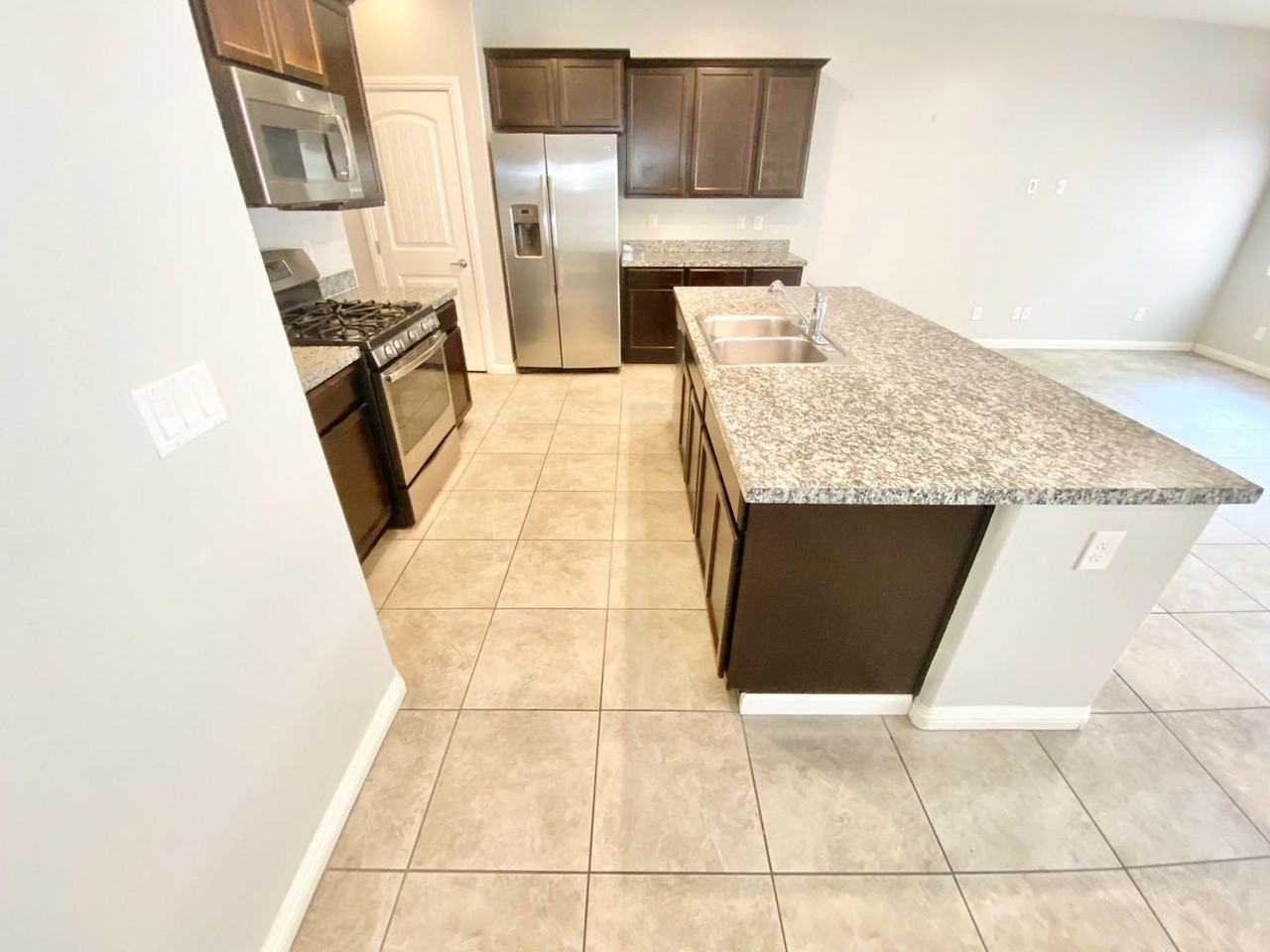 6743 Dragonfly Rock St - Photo 4 of 33
