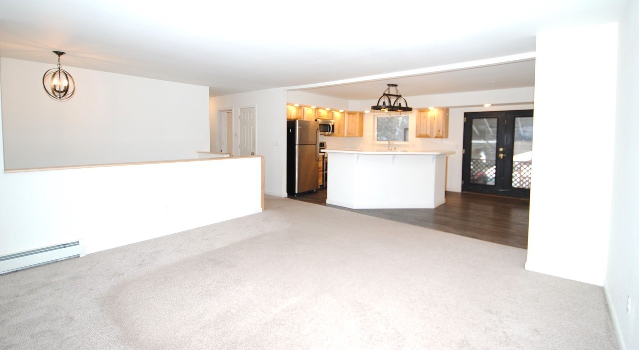 1607 Madison Dr - Photo 3 of 13