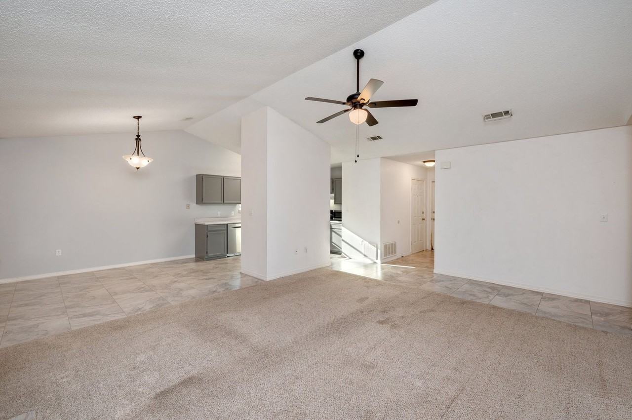 4253 Antioch Rd - Photo 7 of 30