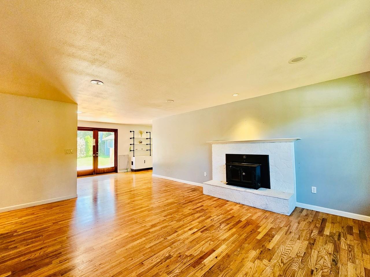 7616 141st Ave Ne - Photo 2 of 16