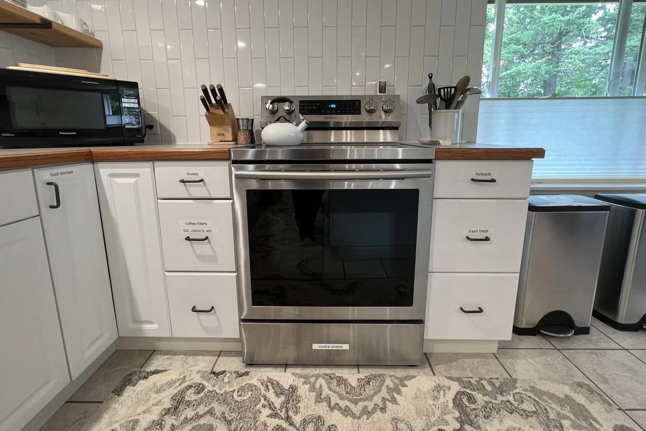 5745 Blakely Ave Ne - Photo 2 of 11