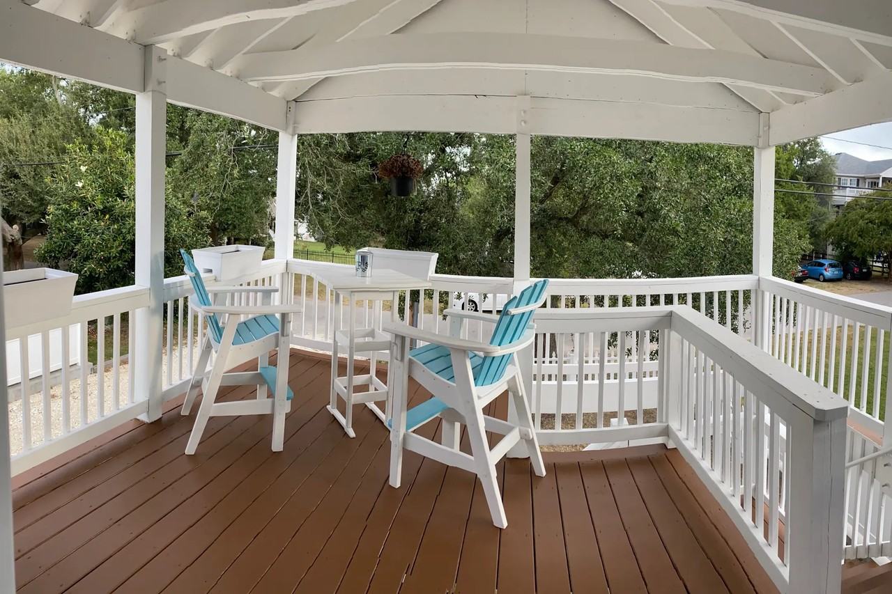 1063 Little Bay Ave - Photo 3 of 11