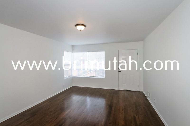 3210 E St - Photo 5 of 20