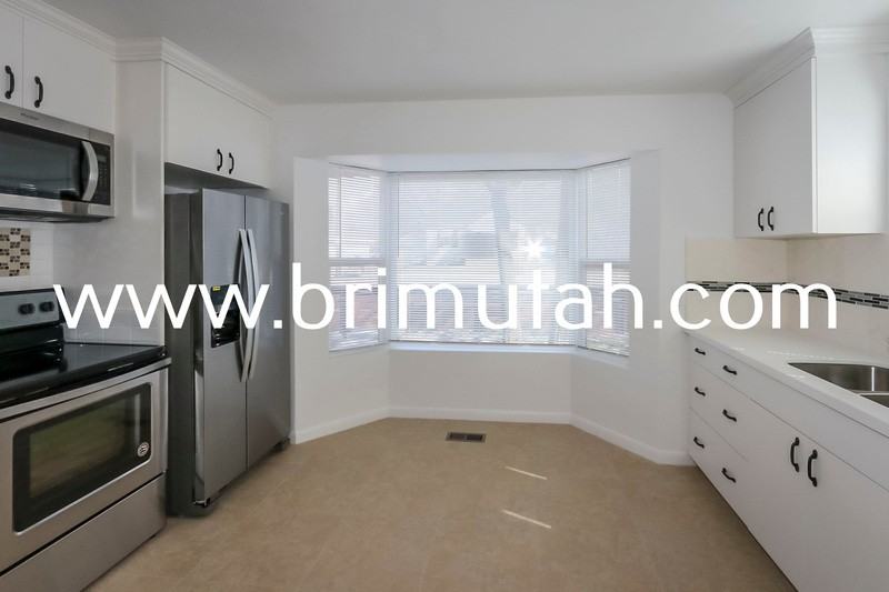 3210 E St - Photo 7 of 20