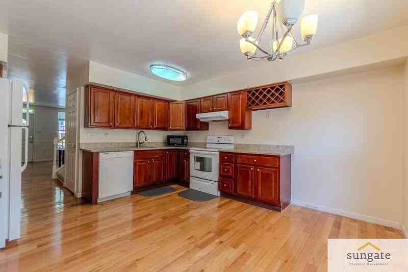 103 N Ann St - Photo 2 of 16