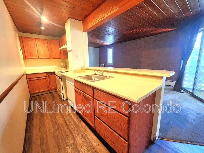 1343 N High St #13 - Photo 3 of 10
