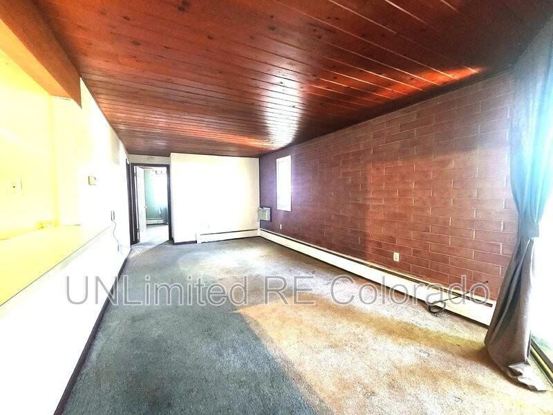 1343 N High St #13 - Photo 4 of 10
