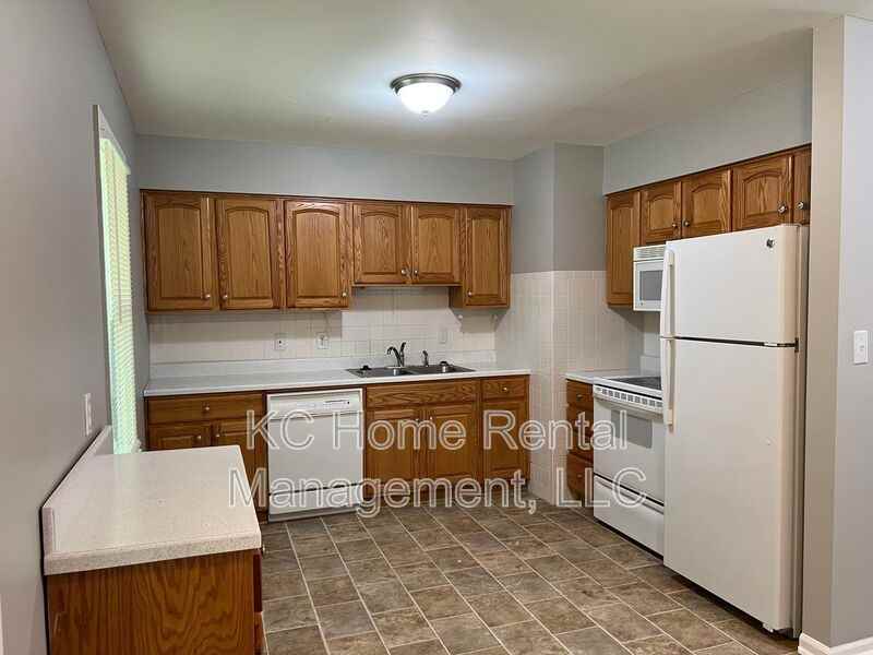 2629 Vernon St - Photo 3 of 30