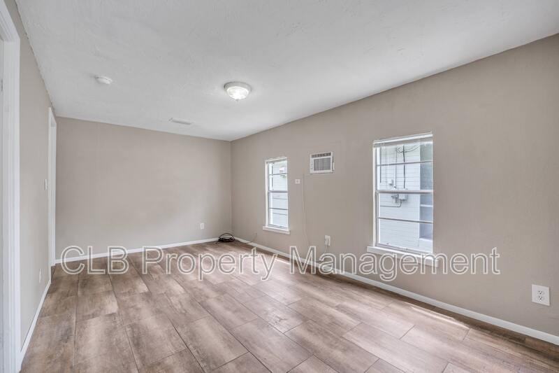 735 Marion St - Photo 7 of 13