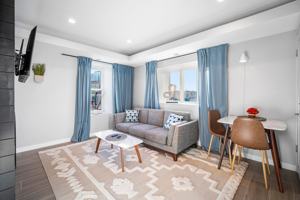 featured image of 21 N Albany Ave #3