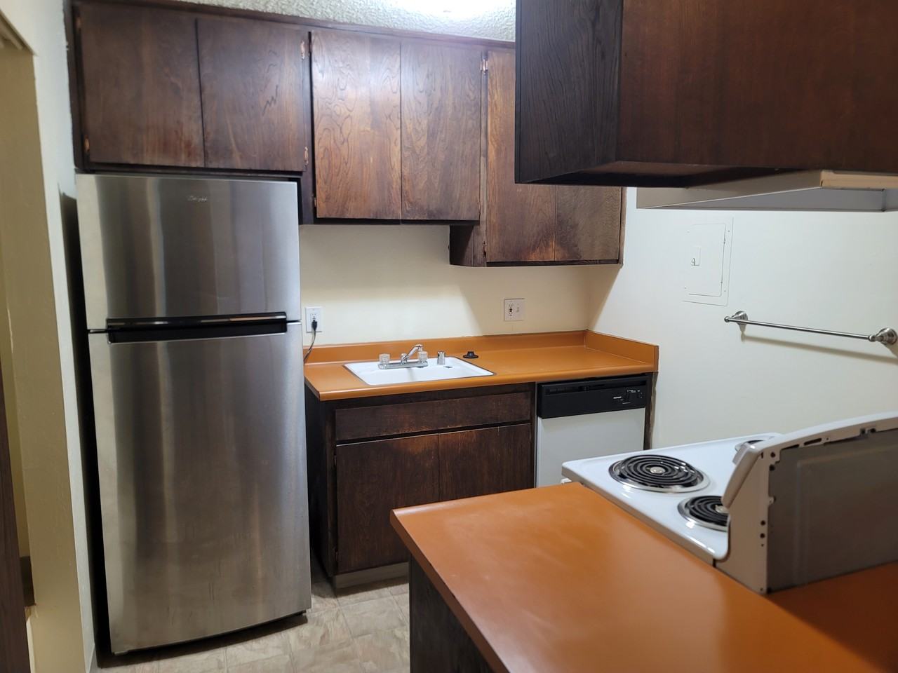 2515 H St - Photo 2 of 13