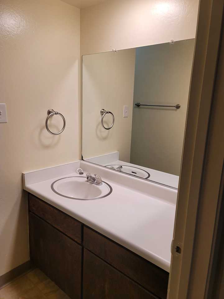 2515 H St - Photo 3 of 13