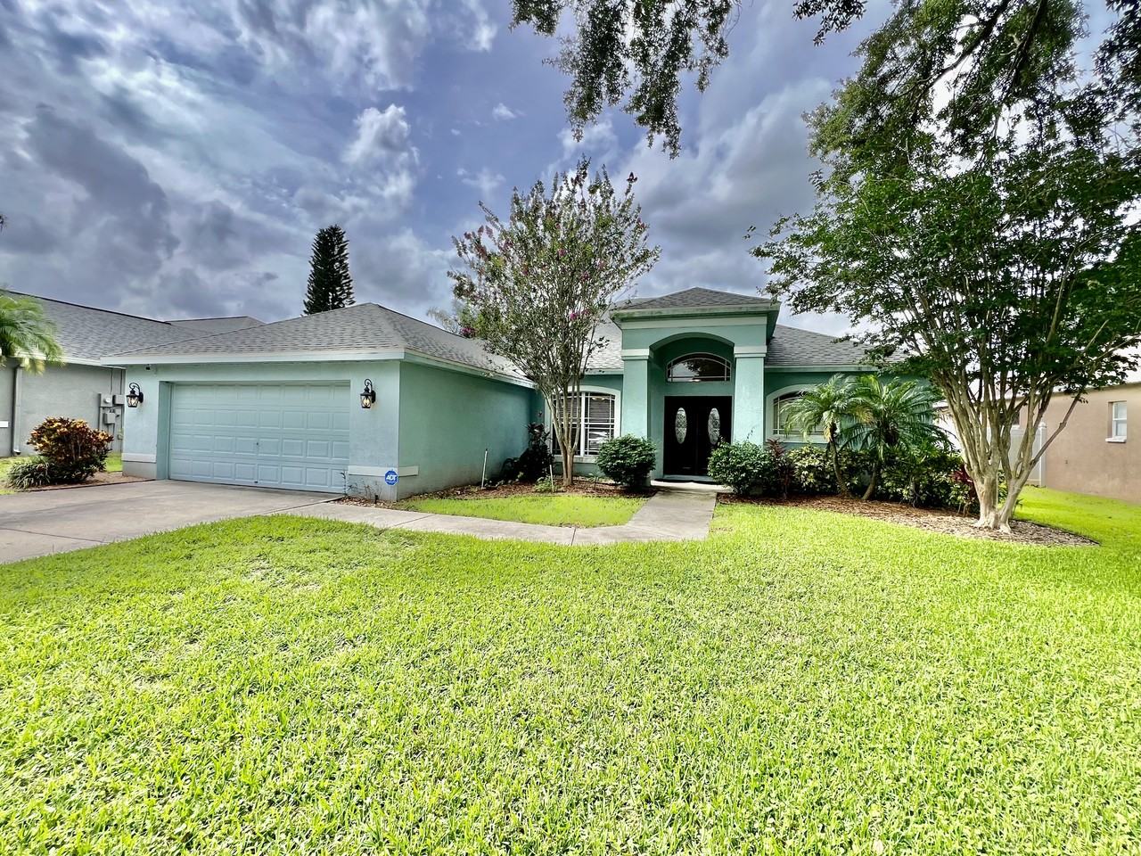 2848 Duncan Tree Cir - Photo 2 of 36