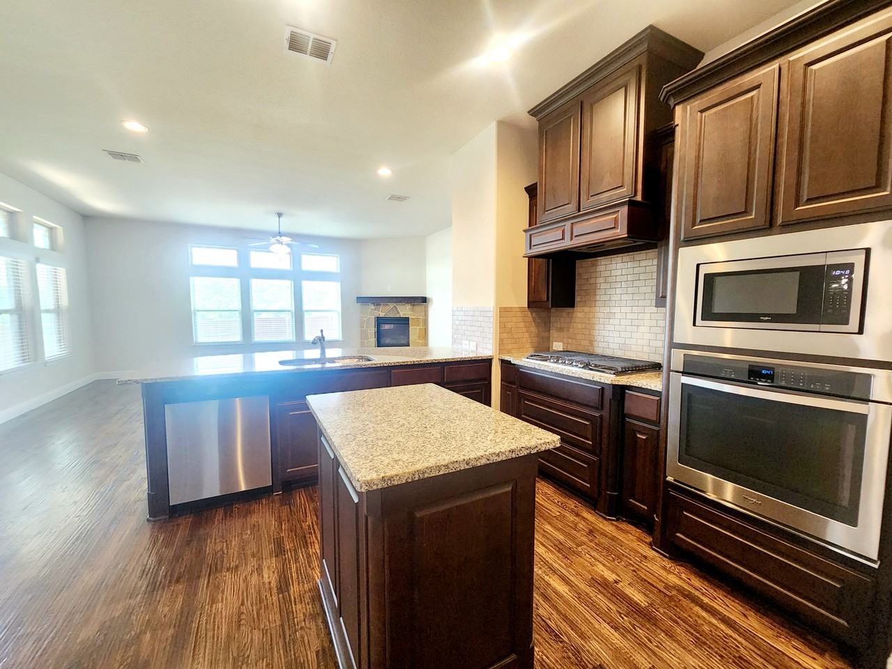 15017 Teasley Ave - Photo 3 of 20