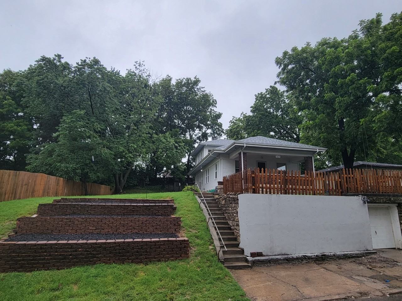 1418 N 27th St - Photo 2 of 27
