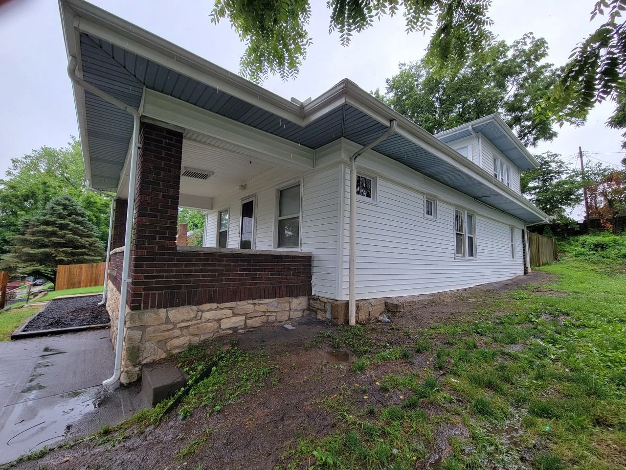 1418 N 27th St - Photo 3 of 27