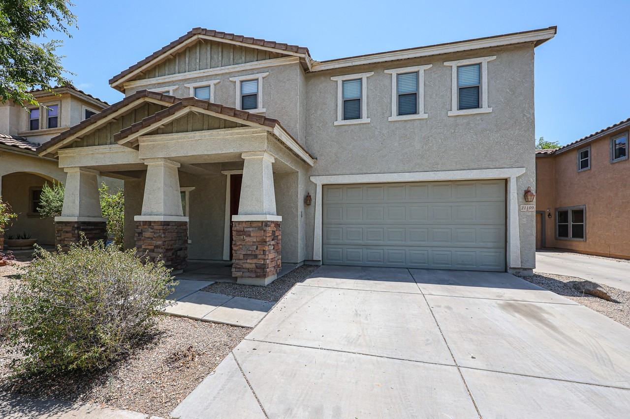 21109 E Pickett St - Photo 2 of 39