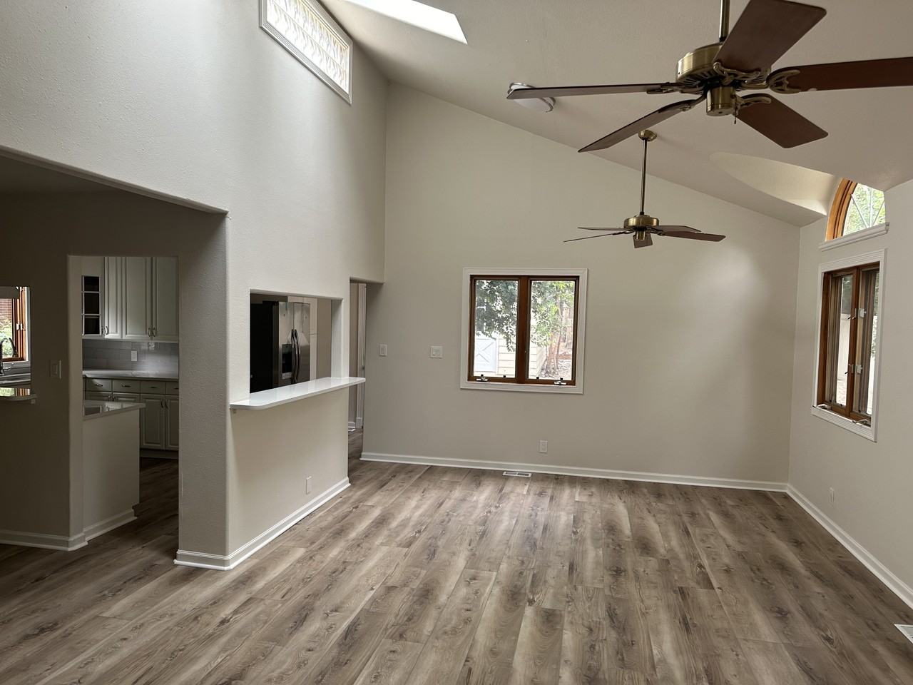 1752 S Clarkson St - Photo 3 of 18